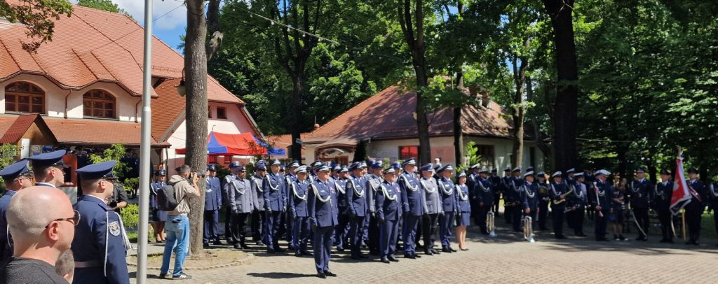 Policjanci w oczekiwaniu na odznaczenia